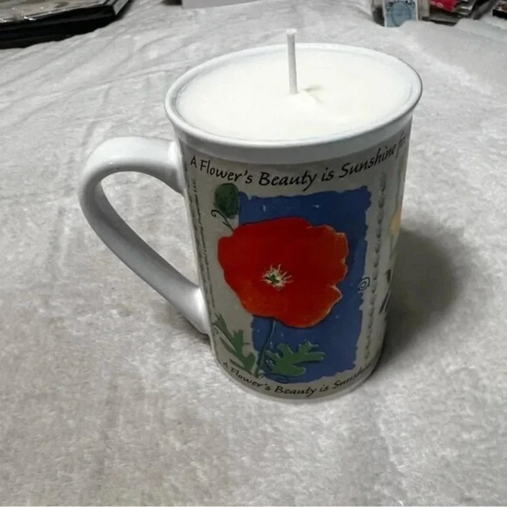 Calla Lily Scented Candle Handmade 11 oz White Ceramic Floral Coffee Mug B64
